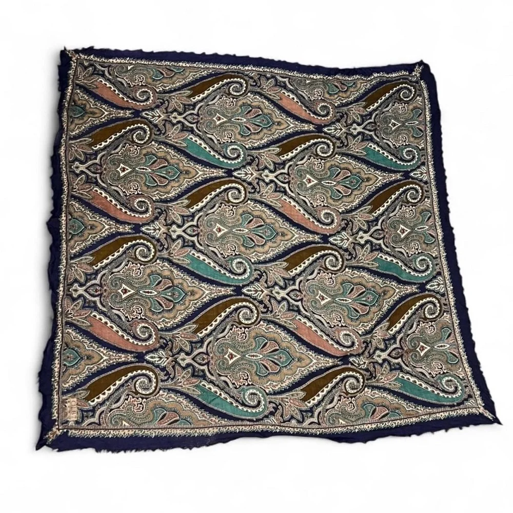 Club7 Elegant Paisley square‎ Scarf 100% Wool